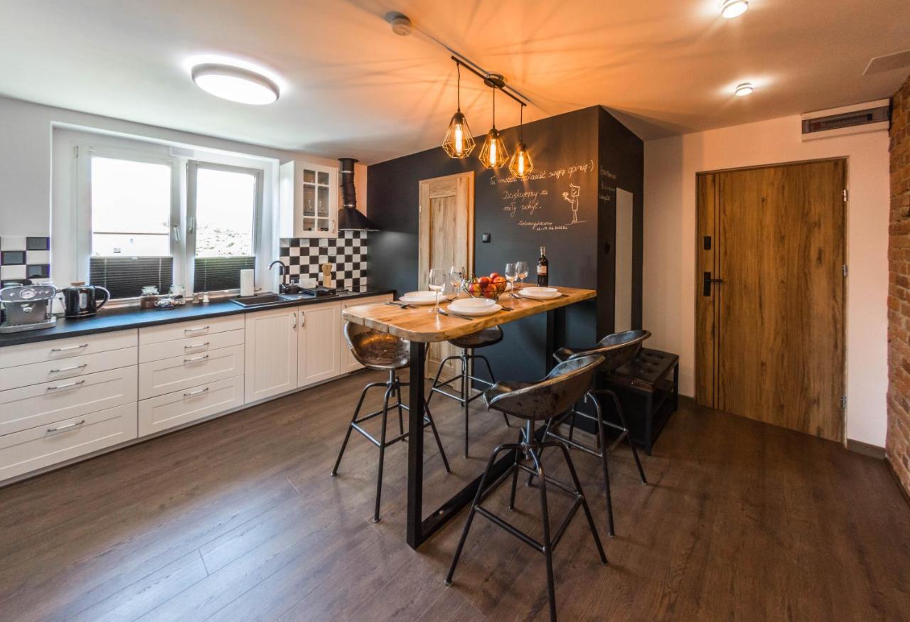 Apartament Wita Stwosza Jelenia Góra Exterior foto